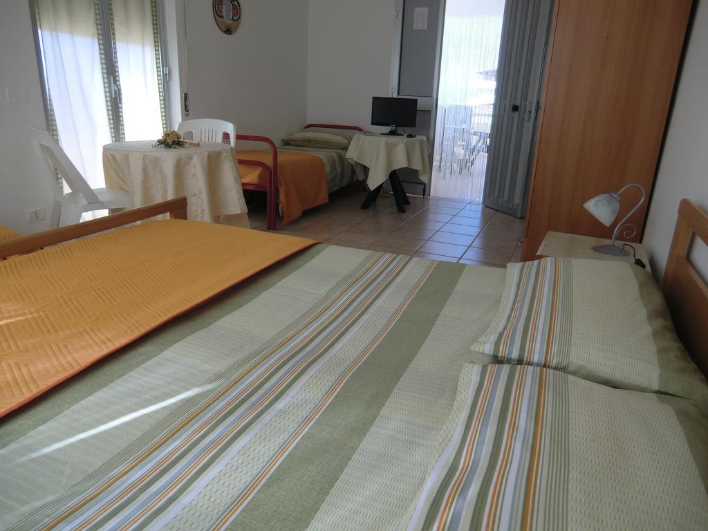 Case Vacanze C M Windsurf Alcamo Marina Zimmer foto